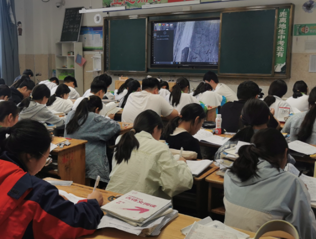 将庞大的差异教育理念转化为日常的实在画面需要坚实的实践途径 将庞大的差异教育理念转化为日常的实在画面需要坚实的实践途径